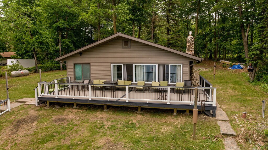 Main House (with optional Guest House)